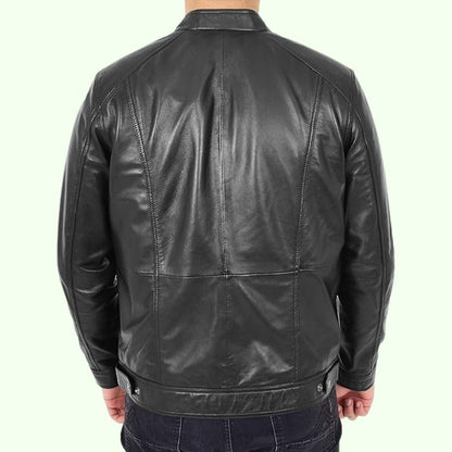 Felix – Elegante Herren im Biker-Stil