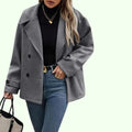 Laura – Stilvolle Damen Kurzjacke in Oversized-Optik